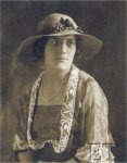 Mme Olive EARNSHAW ne POTTER (Mrs Boulton)
